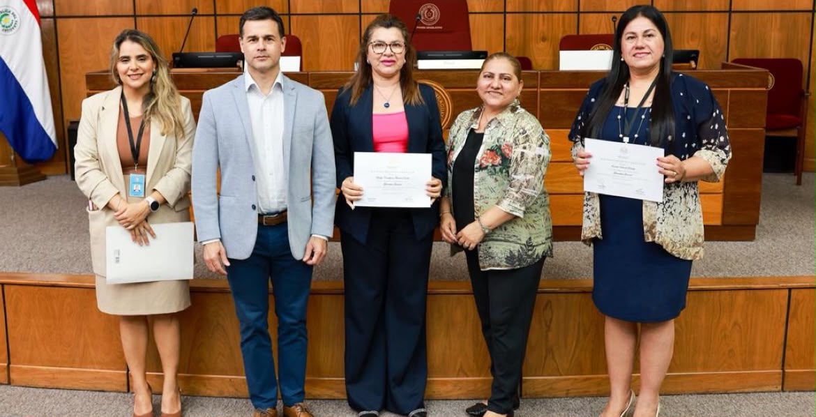 CLAUSURA
CURSO DE GRAMÁTICA GUARANÍ
02 de diciembre, 2025
Sala de Sesiones de la Cámara de Senadores